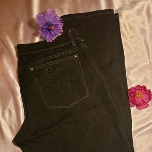 🖤Gorgeous Noir Slim Leg Jeans🖤